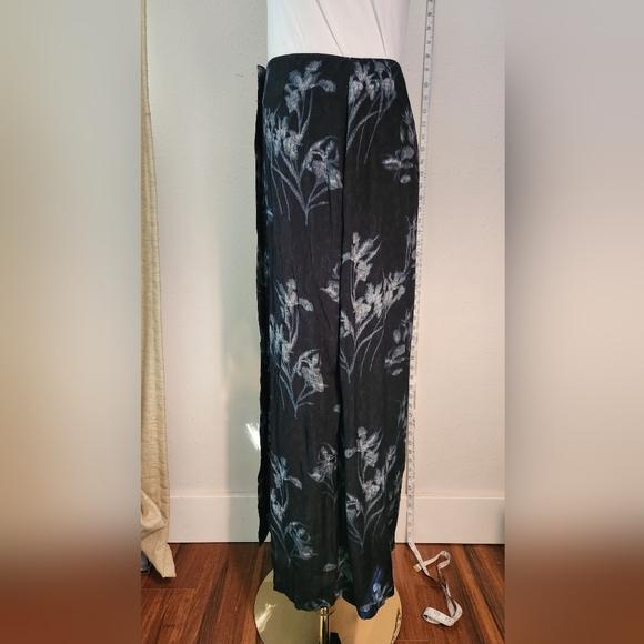 Liz Claiborne button front long skirt size 4 - Picture 2 of 9